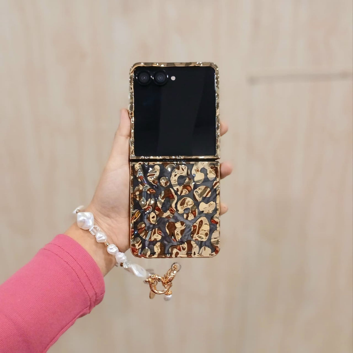 Golden Leopard Print Samsung Flip Cover
