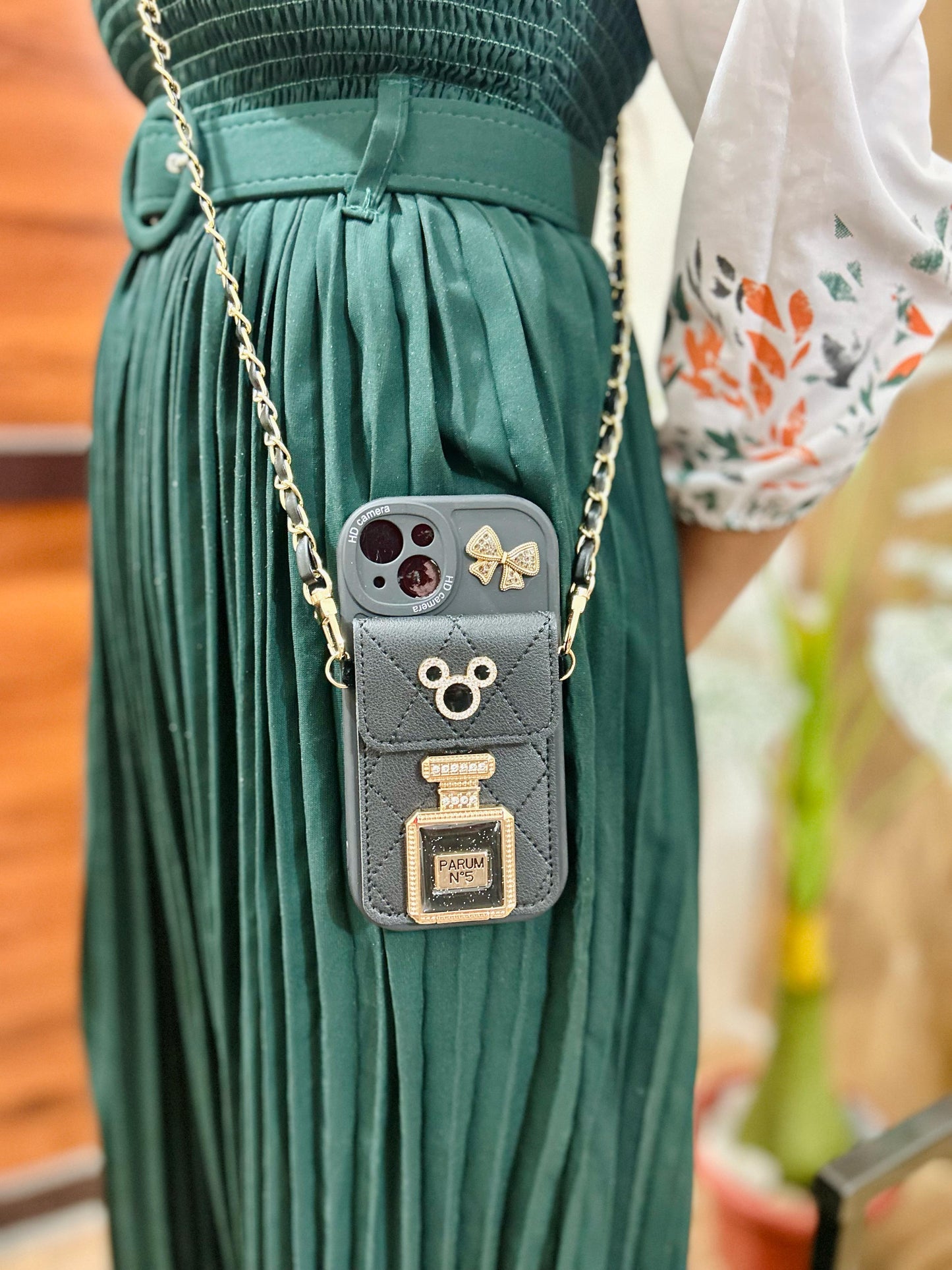 Luxury Pocket Chain iPhone Cover